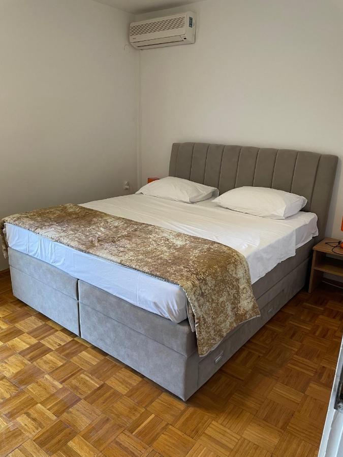 Diana Rooms And Apartments Стариград-Пакленица Экстерьер фото