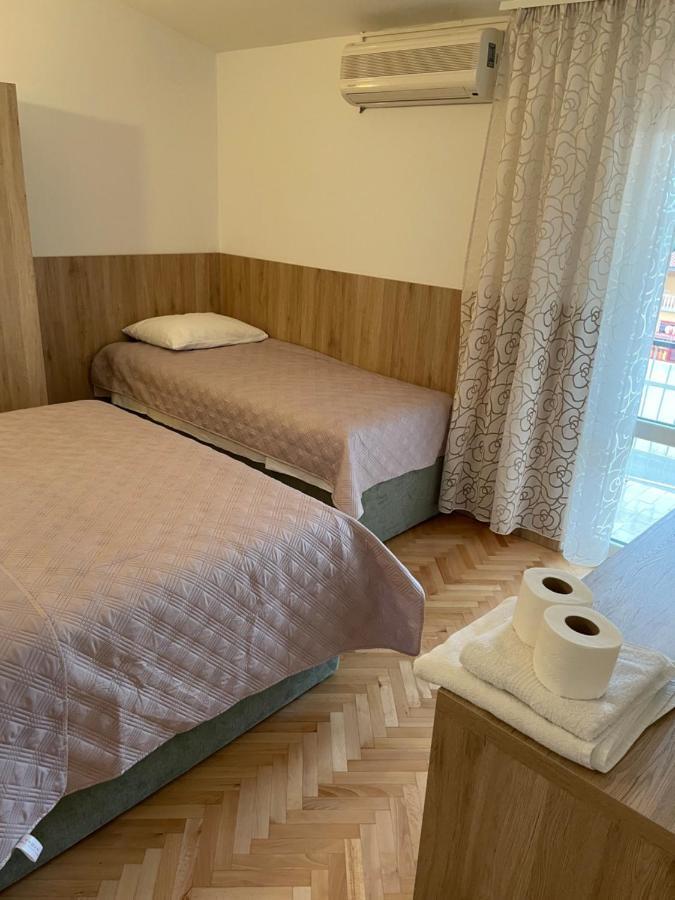 Diana Rooms And Apartments Стариград-Пакленица Экстерьер фото